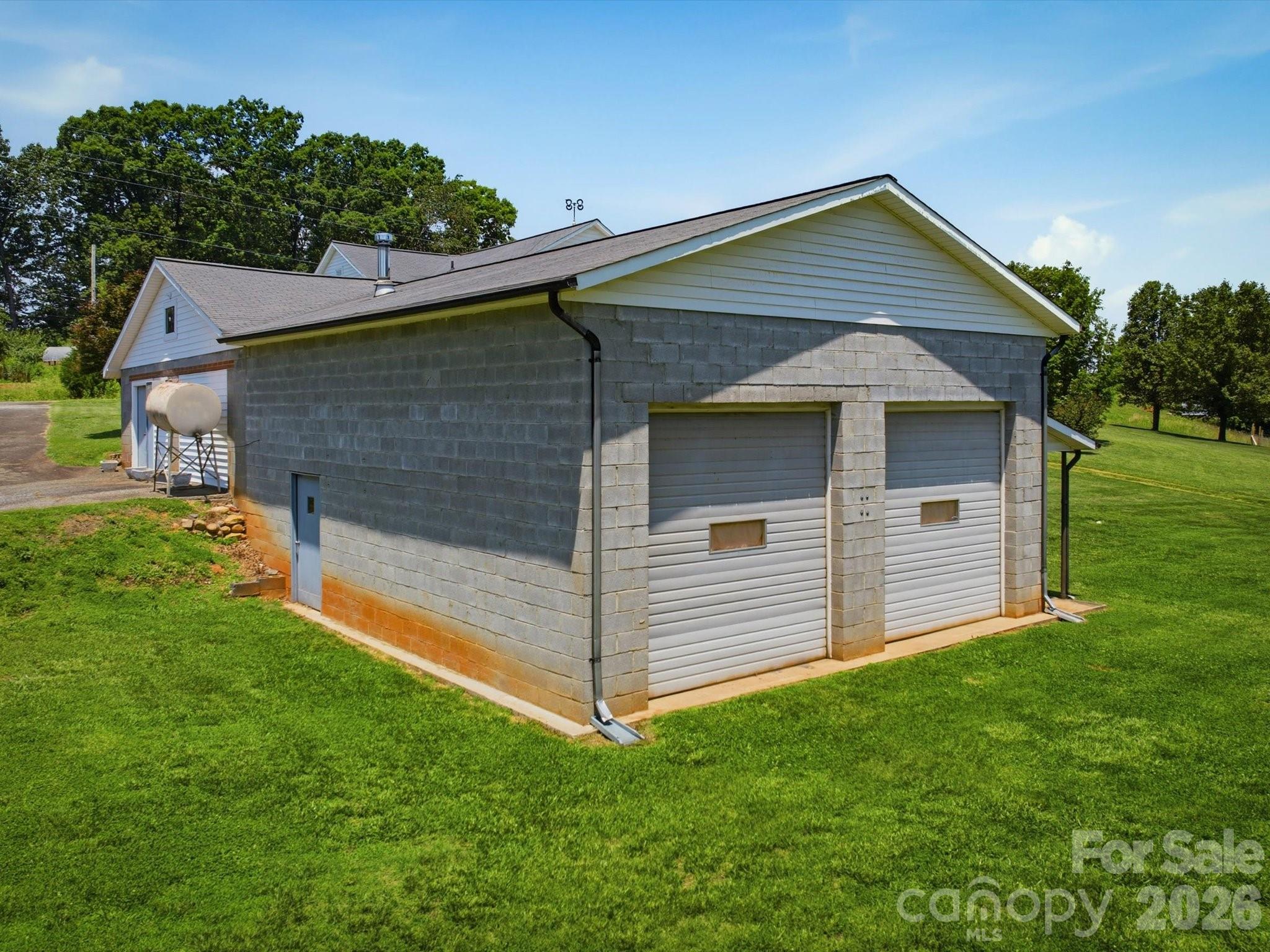 2401 Lail Road — Morganton