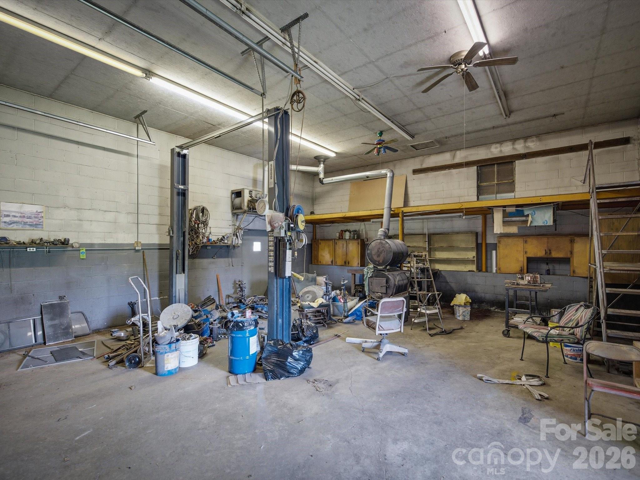 2401 Lail Road — Morganton