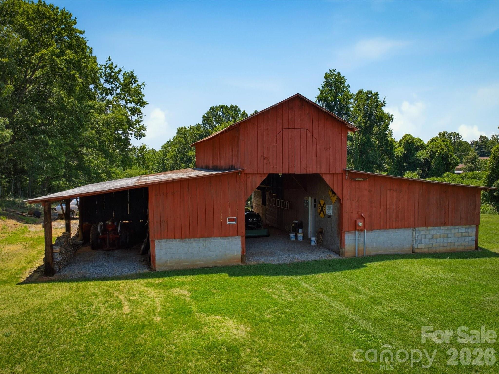 2401 Lail Road — Morganton