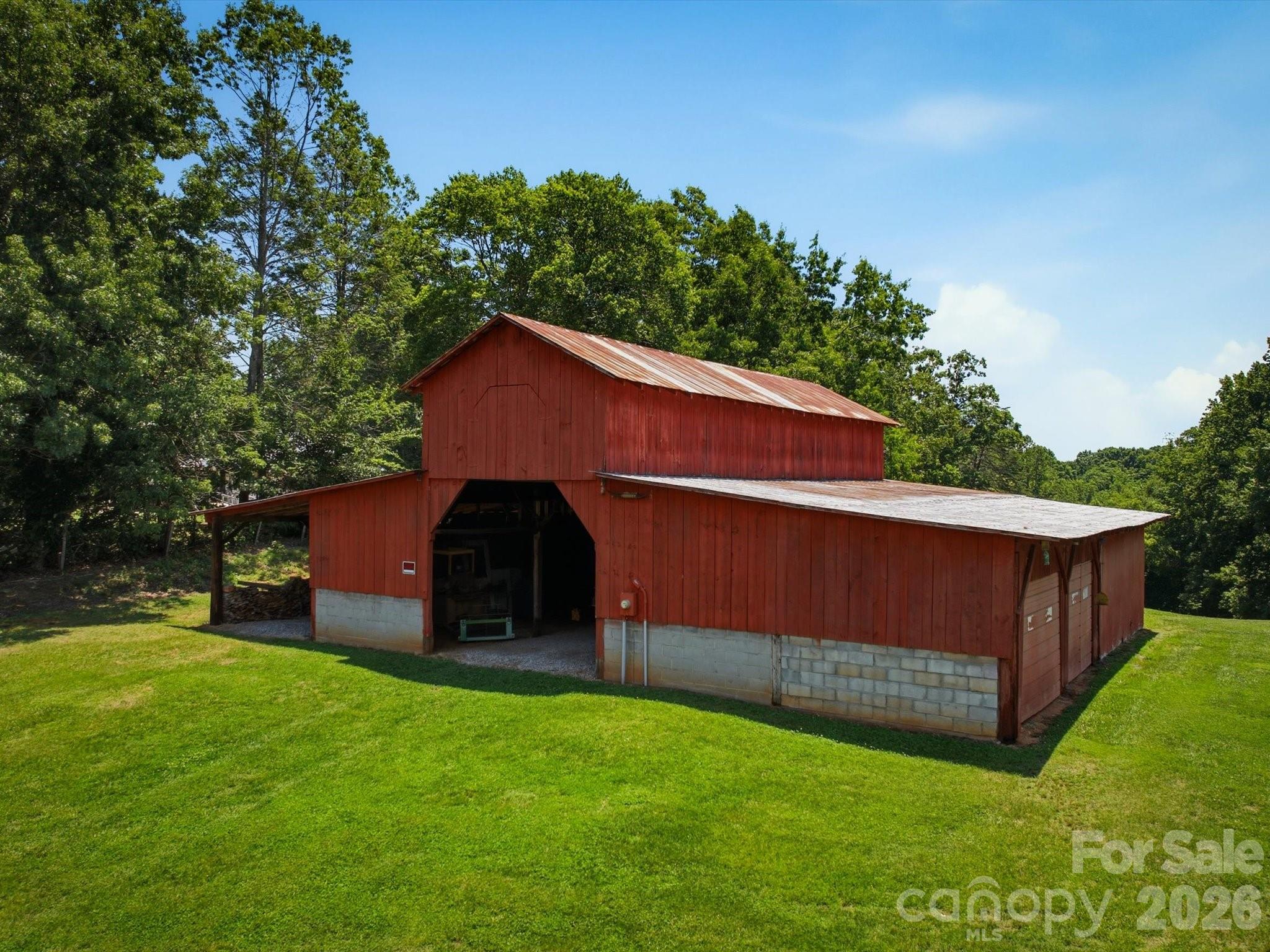 2401 Lail Road — Morganton
