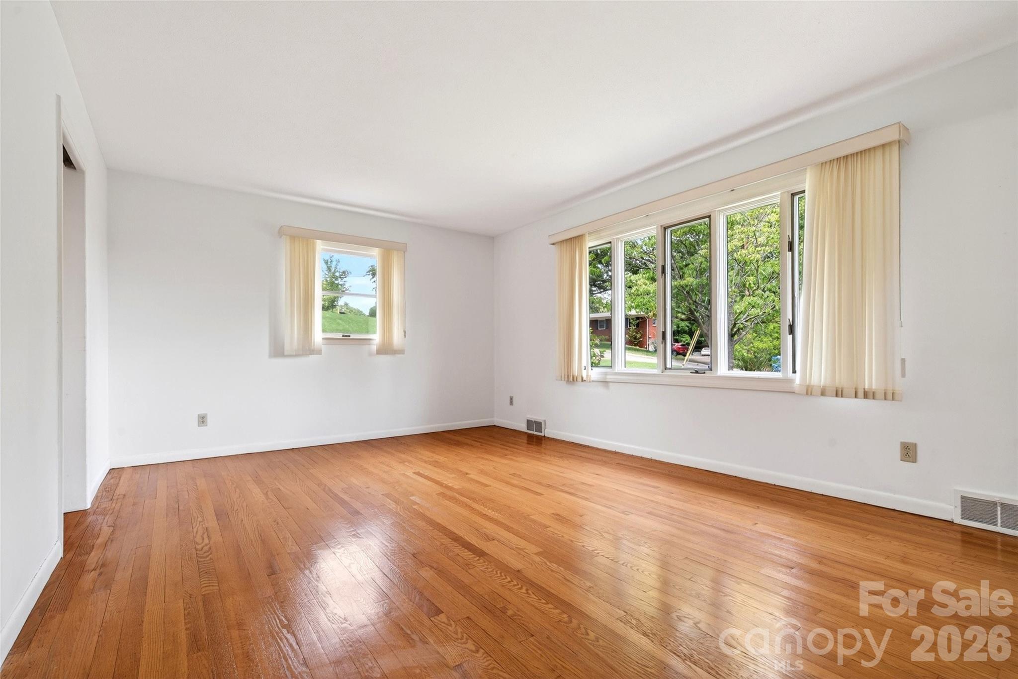 35 Mountain Terrace — Asheville