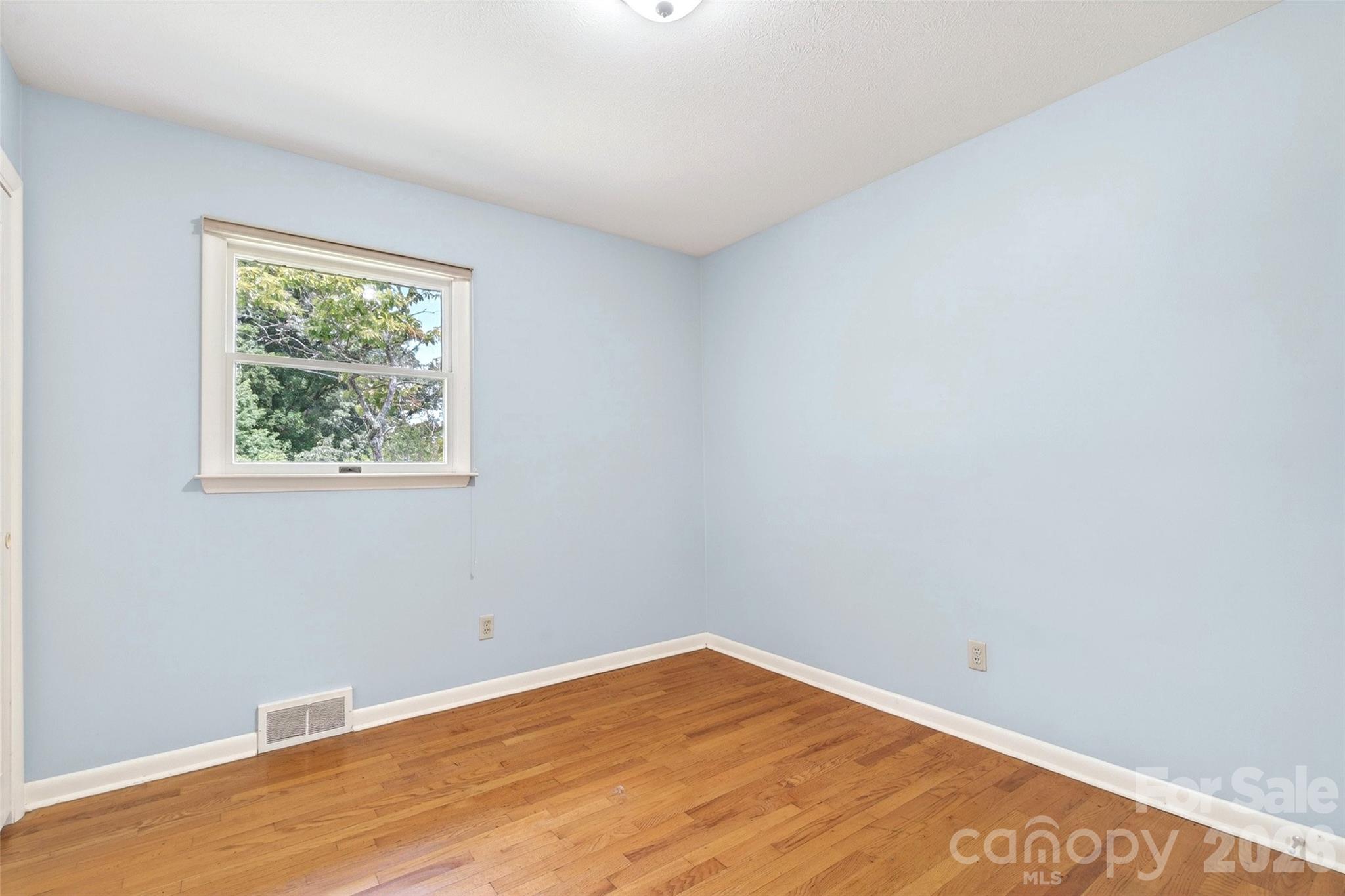 35 Mountain Terrace — Asheville