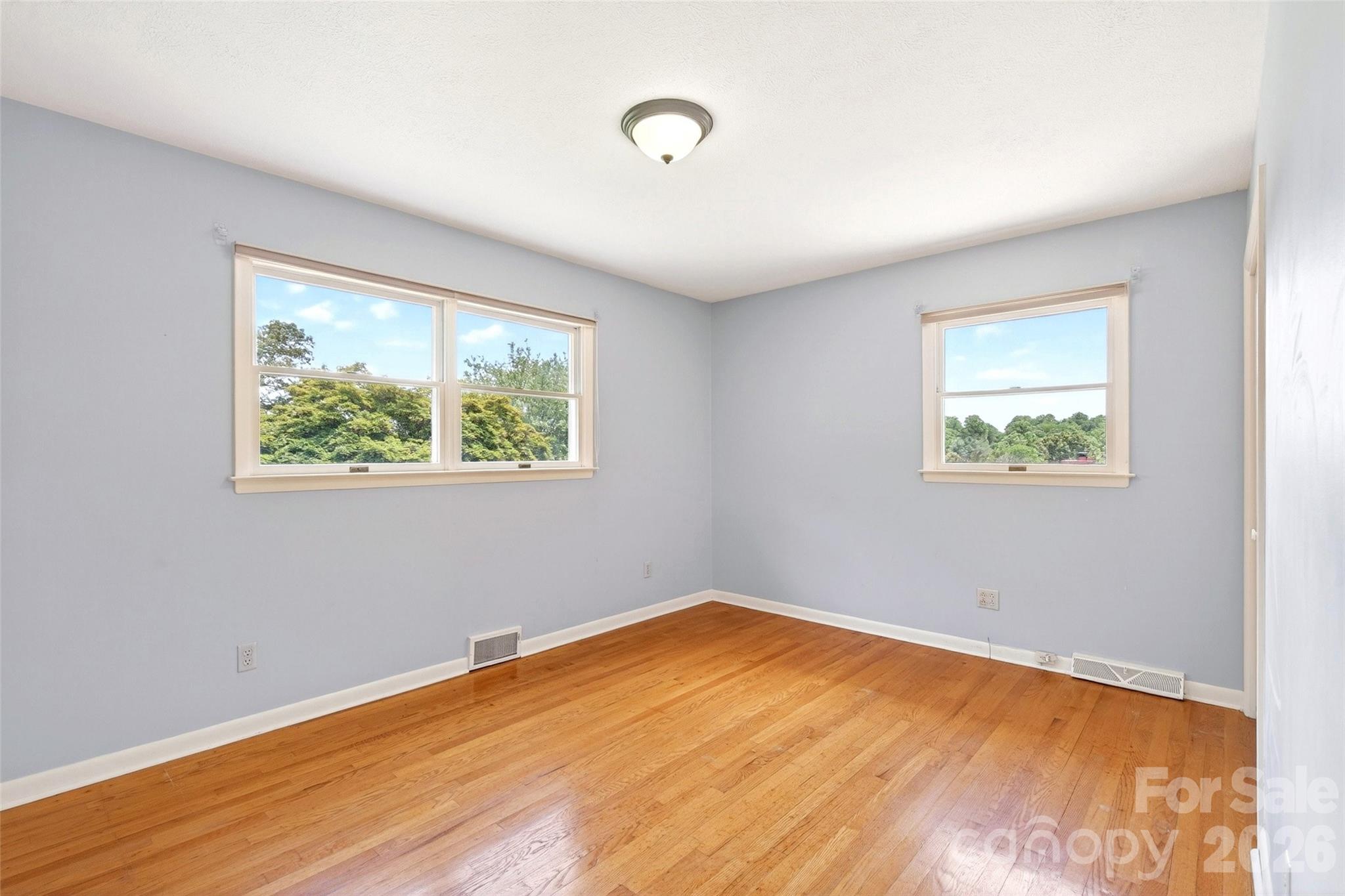 35 Mountain Terrace — Asheville