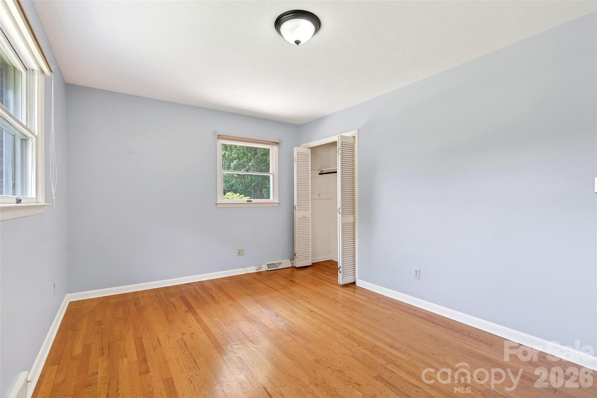 35 Mountain Terrace — Asheville