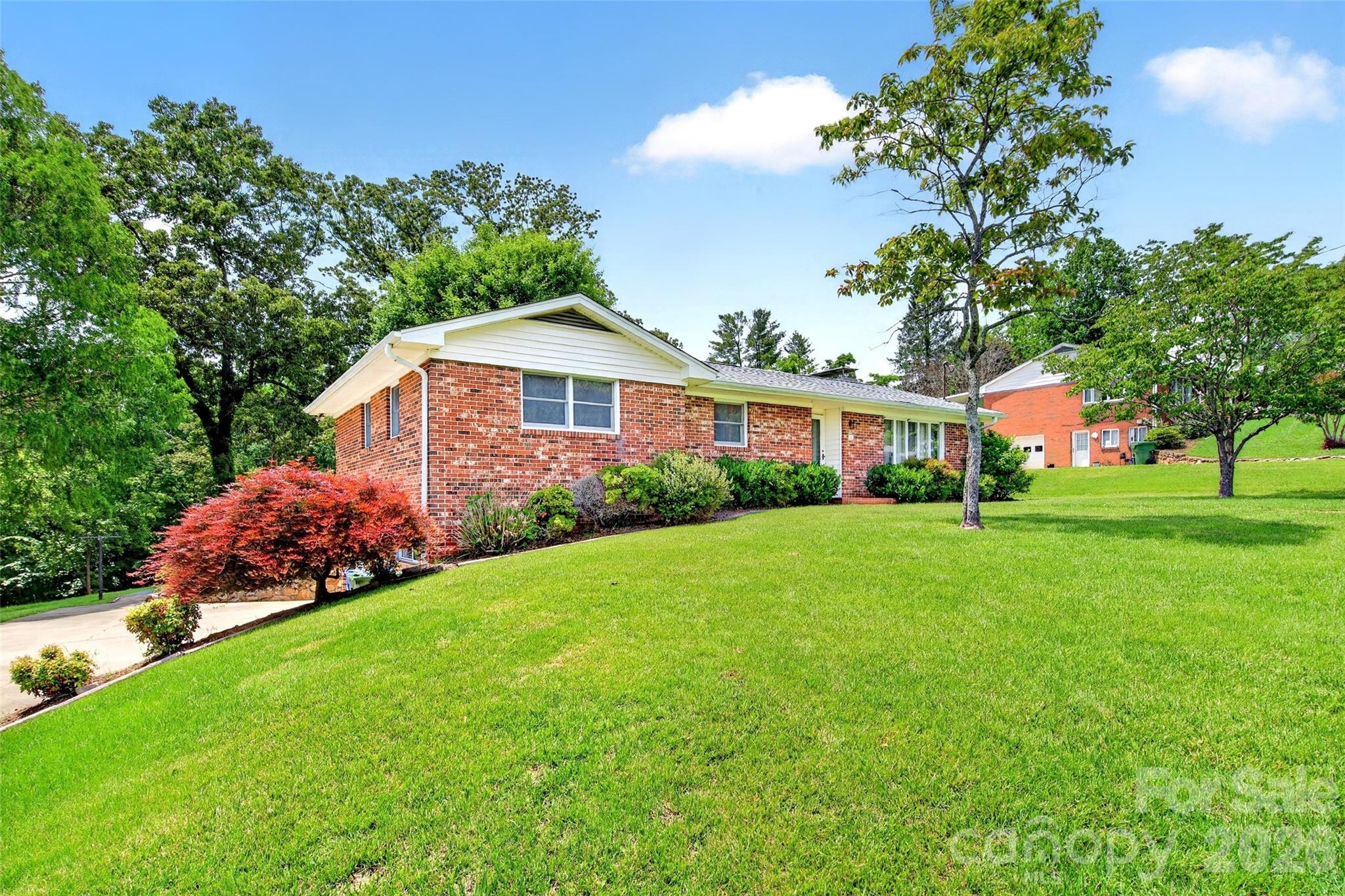 35 Mountain Terrace — Asheville
