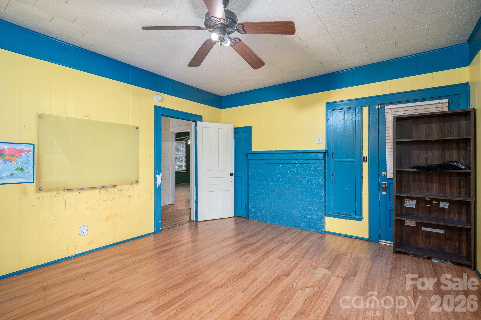 1143 W Stagecoach Trail — Lawndale