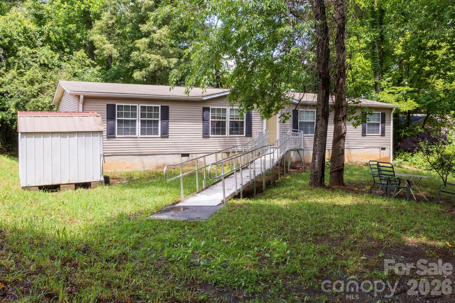 22 Hazelwood Road — Asheville