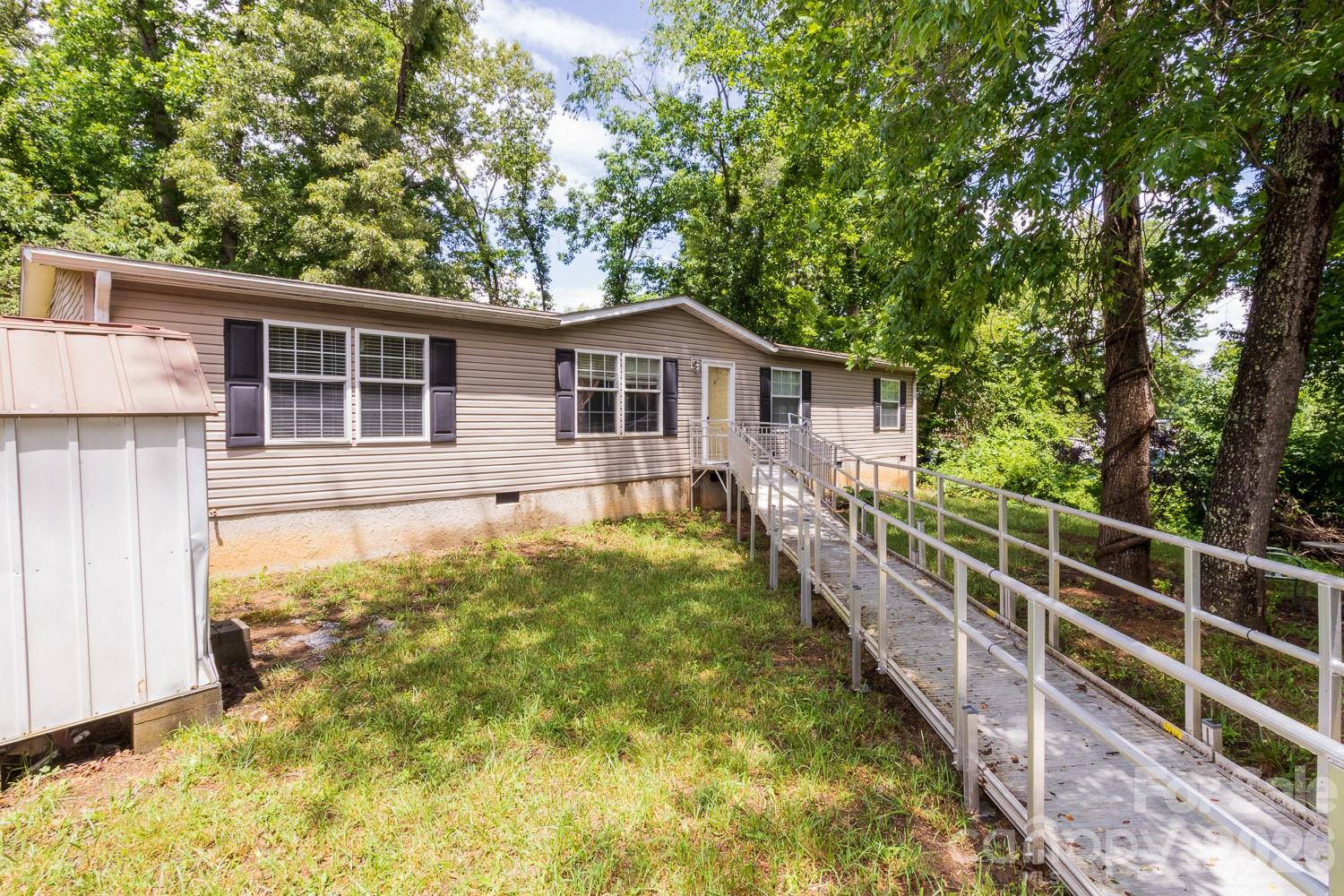 22 Hazelwood Road — Asheville