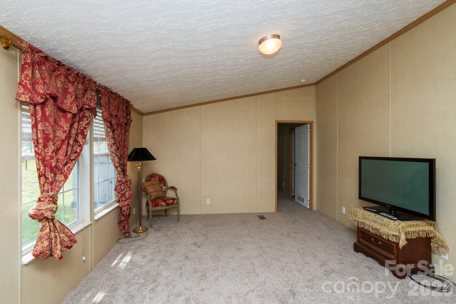 22 Hazelwood Road — Asheville