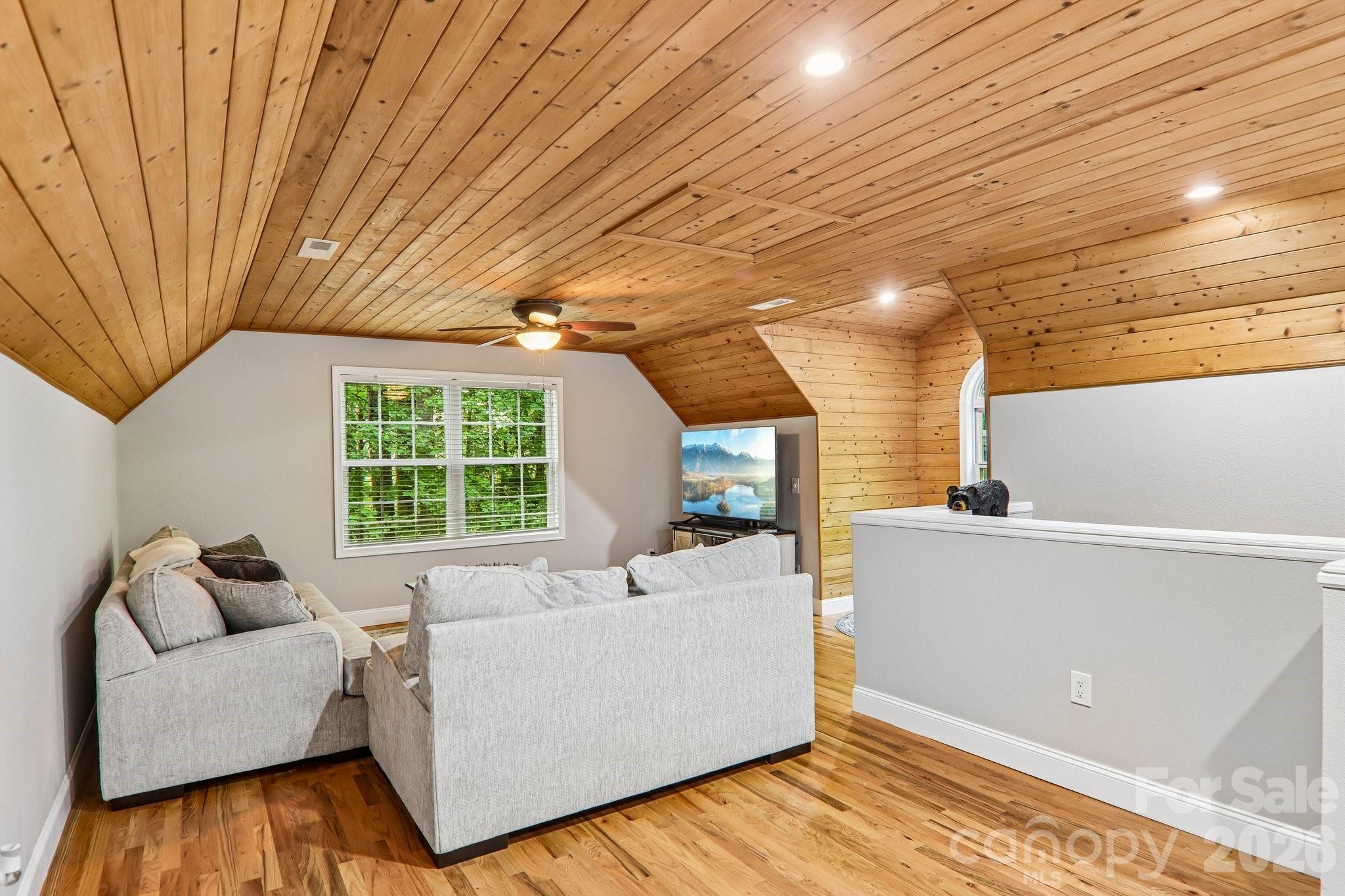 1264 Dogwood Drive — Maggie Valley