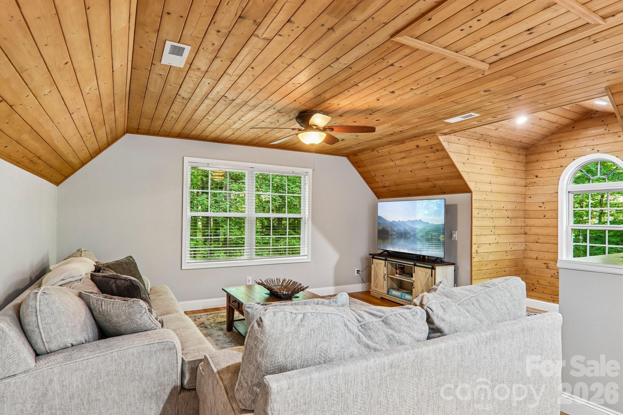 1264 Dogwood Drive — Maggie Valley