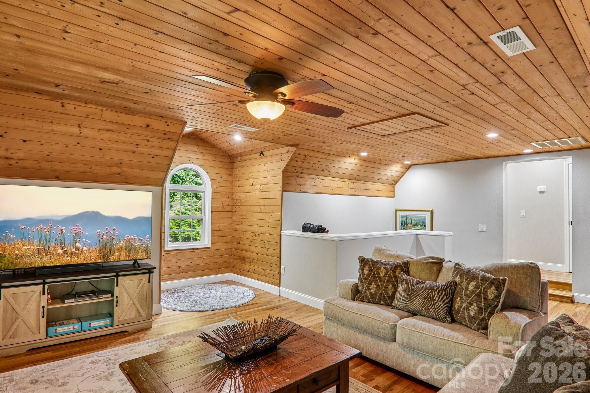 1264 Dogwood Drive — Maggie Valley