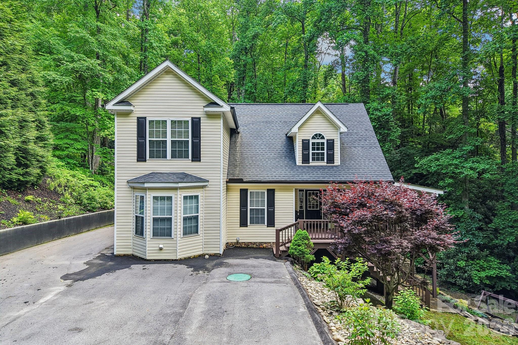 1264 Dogwood Drive — Maggie Valley