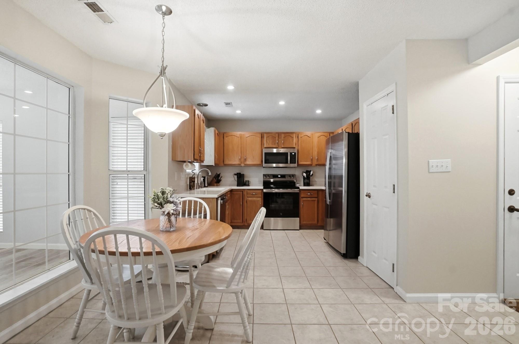 6000 Carriage Oaks Drive — Charlotte