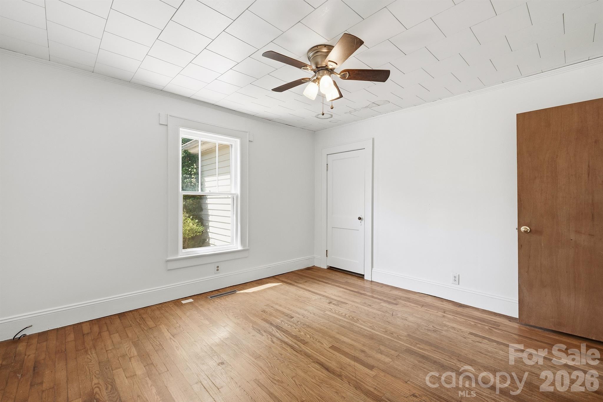 2308 11th Avenue NE — Hickory