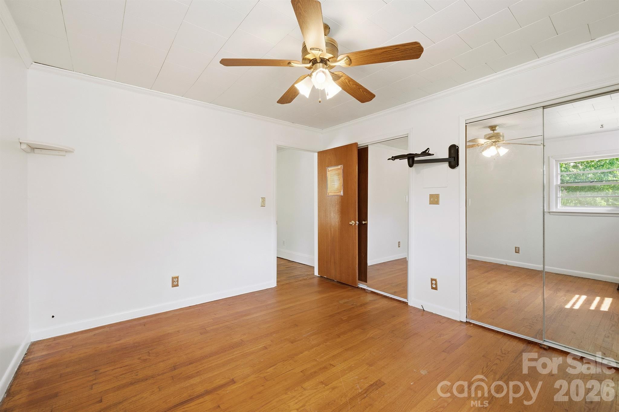 2308 11th Avenue NE — Hickory
