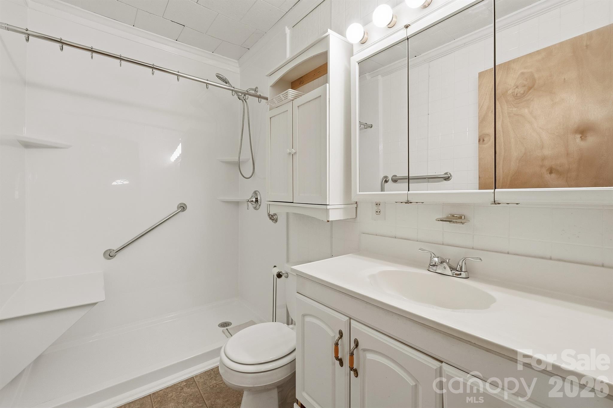2308 11th Avenue NE — Hickory
