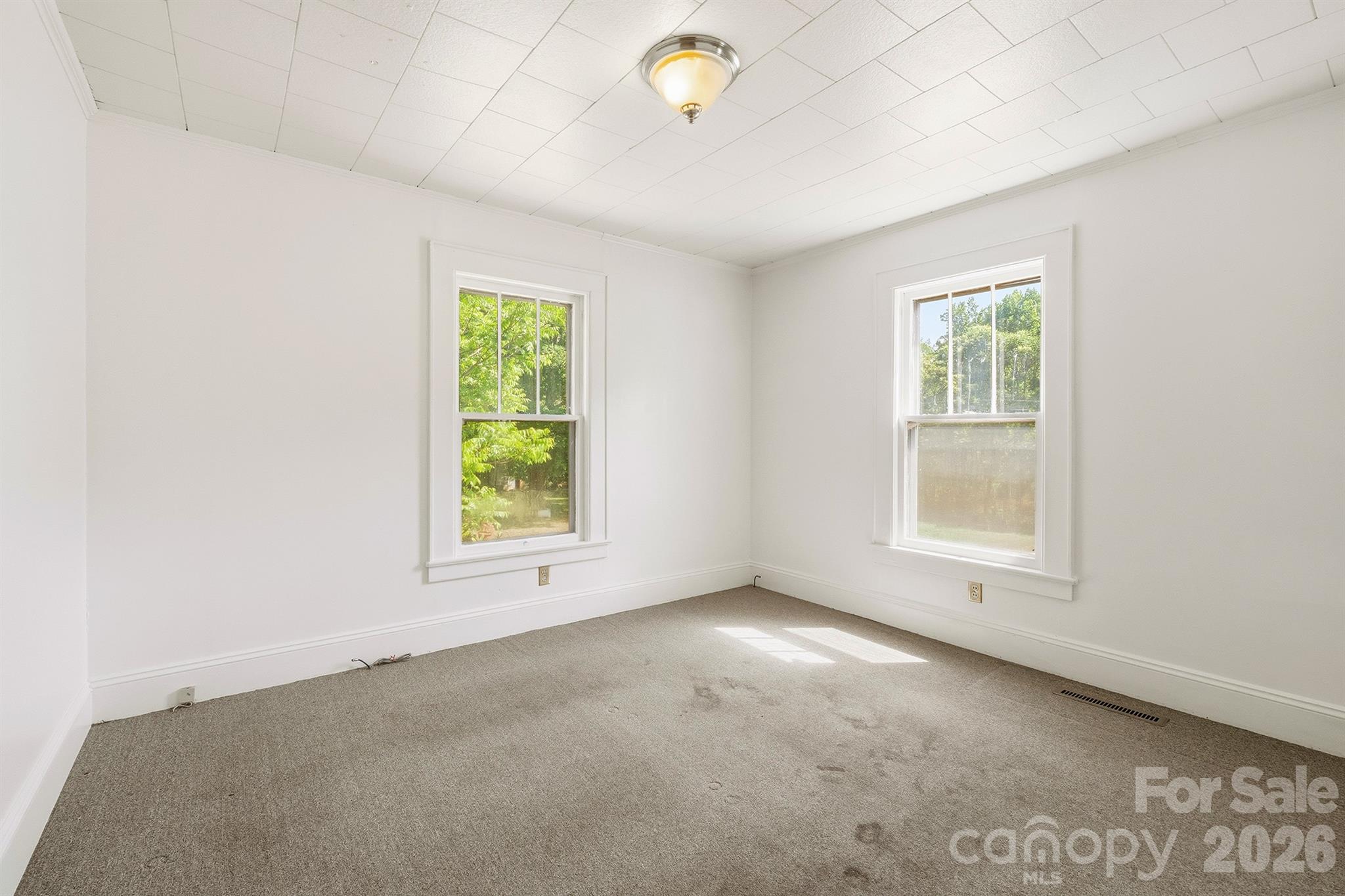 2308 11th Avenue NE — Hickory