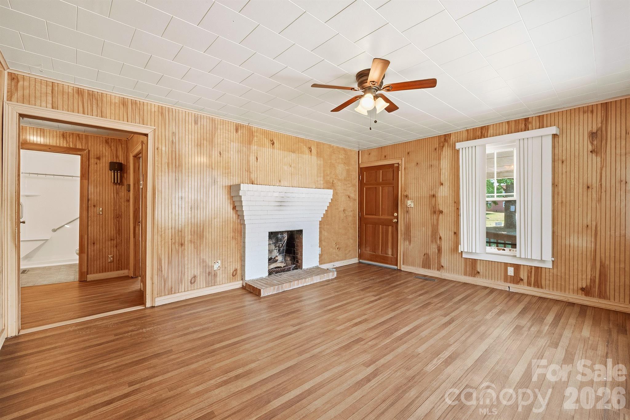 2308 11th Avenue NE — Hickory