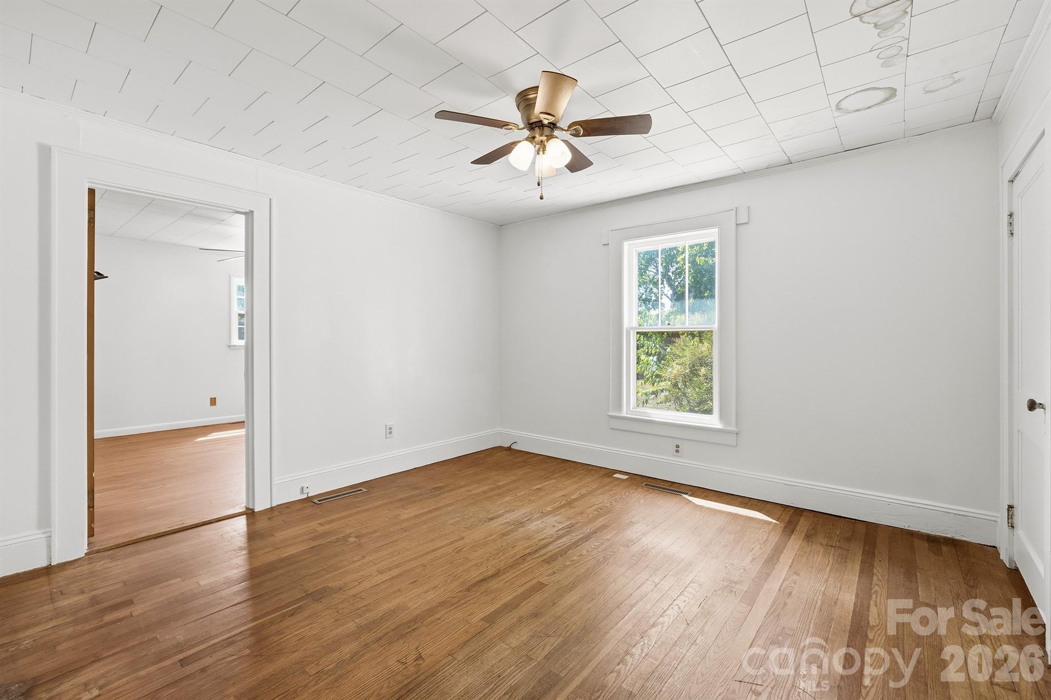 2308 11th Avenue NE — Hickory