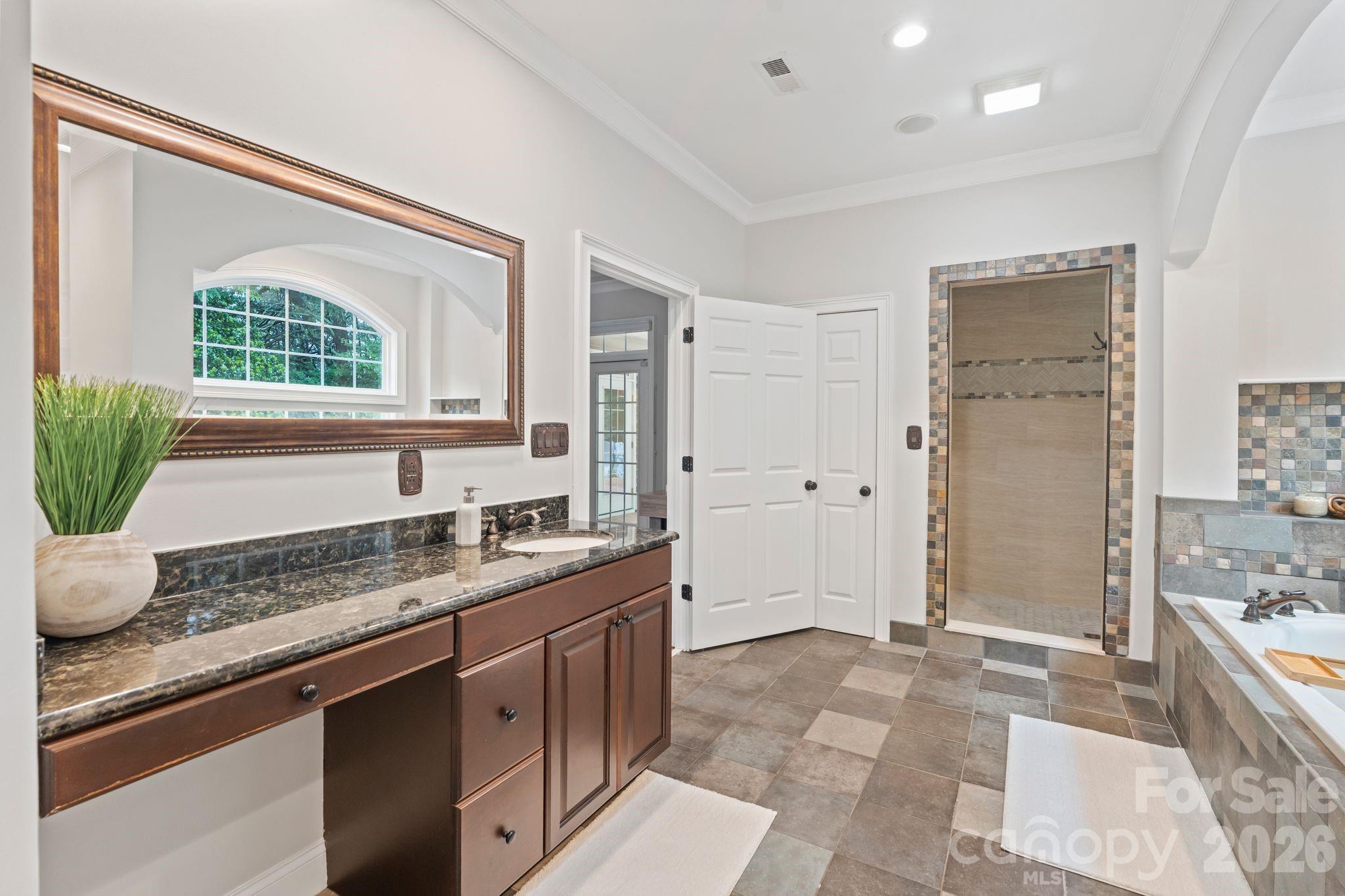 2435 Smith Cove Road — Denver