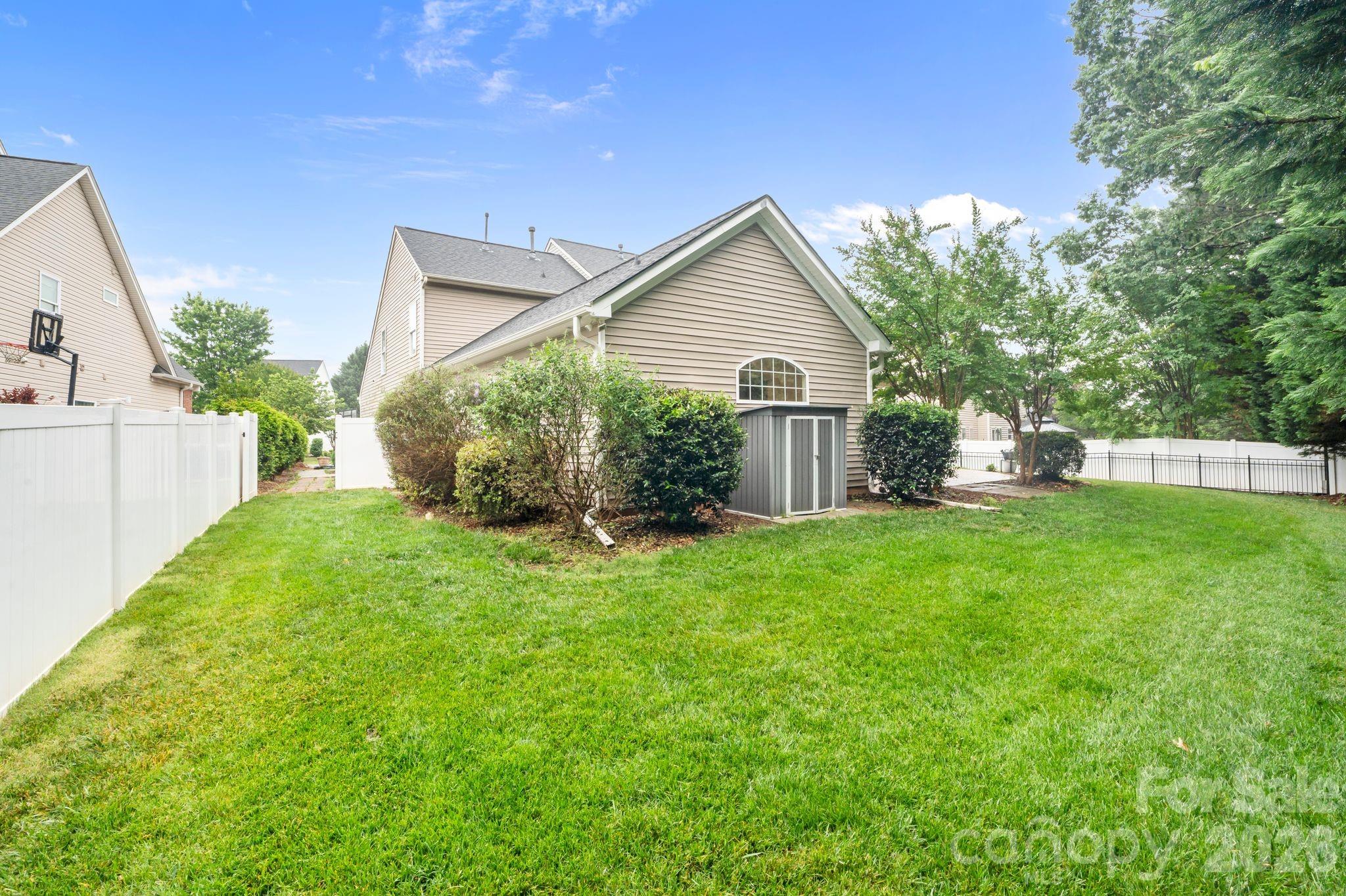 2435 Smith Cove Road — Denver