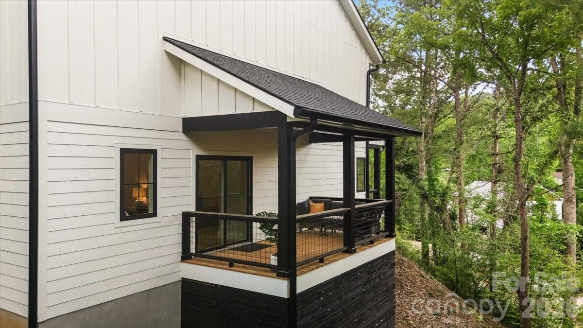 8 Wildwood Park Knoll — Weaverville
