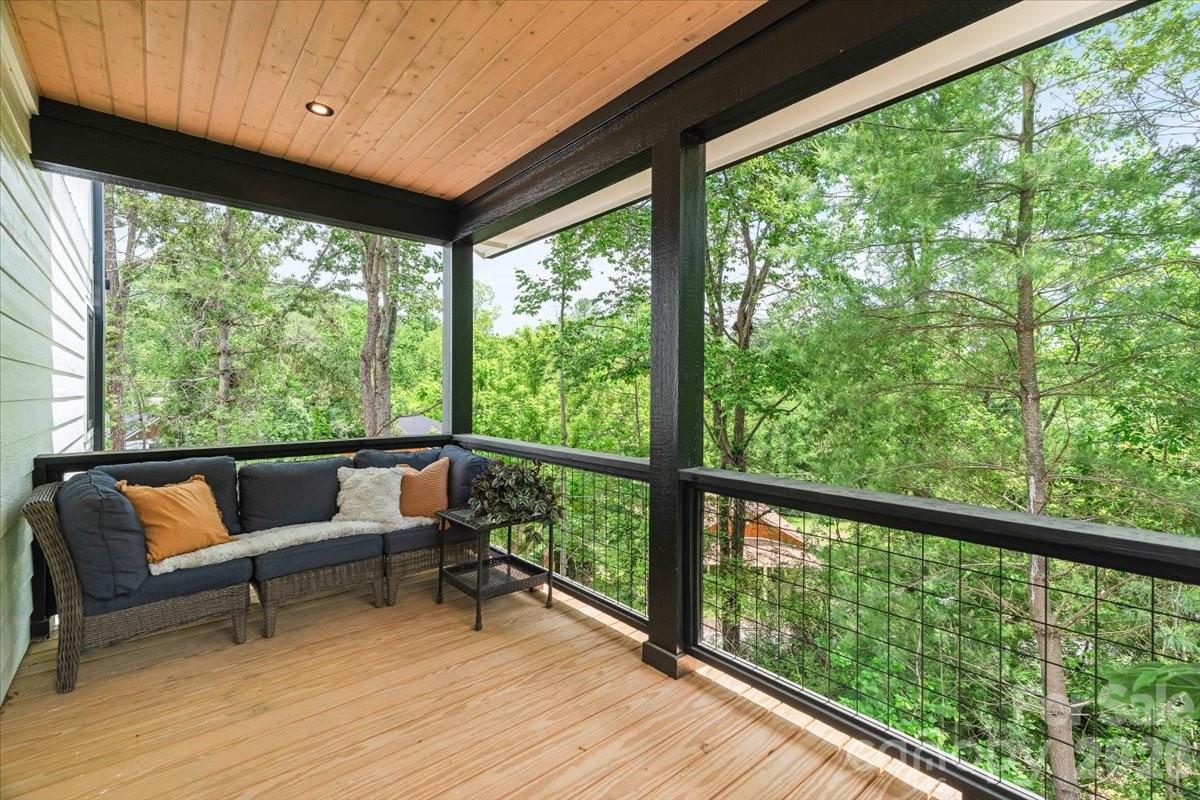 8 Wildwood Park Knoll — Weaverville