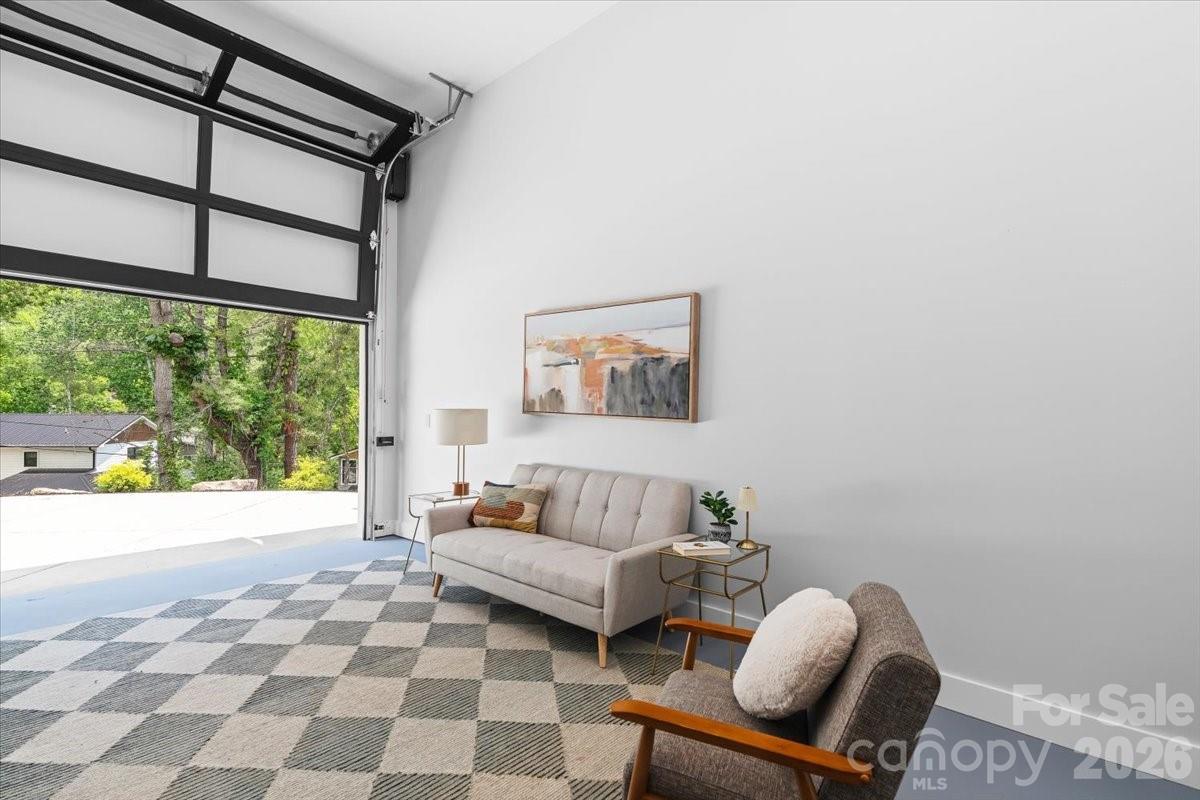8 Wildwood Park Knoll — Weaverville