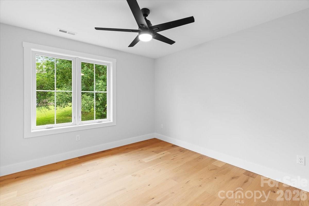 8 Wildwood Park Knoll — Weaverville
