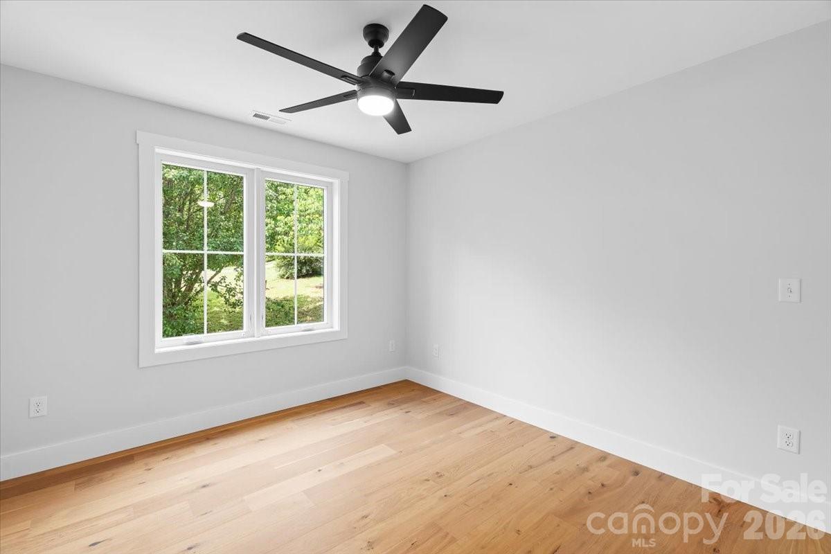 8 Wildwood Park Knoll — Weaverville