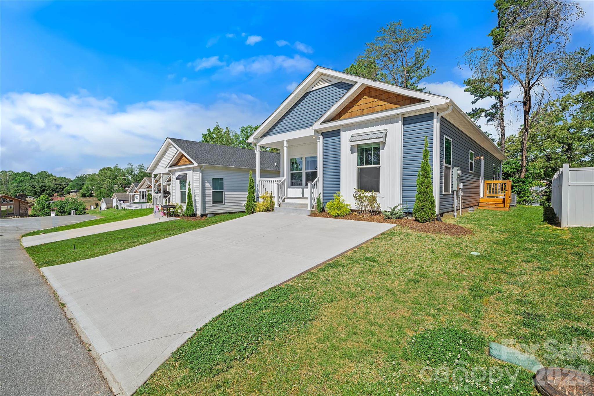 125 Bellamy Road — Asheville