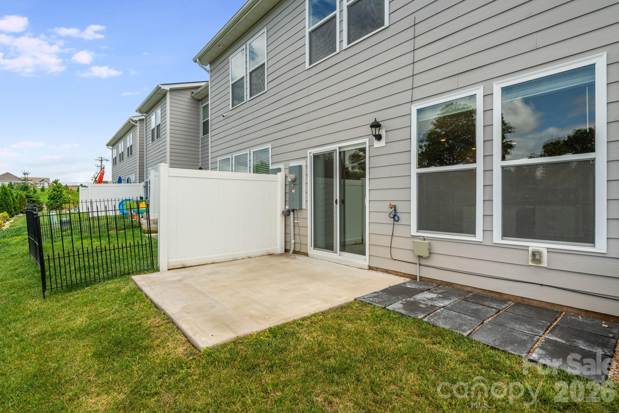 124 Creekview Road — Hendersonville