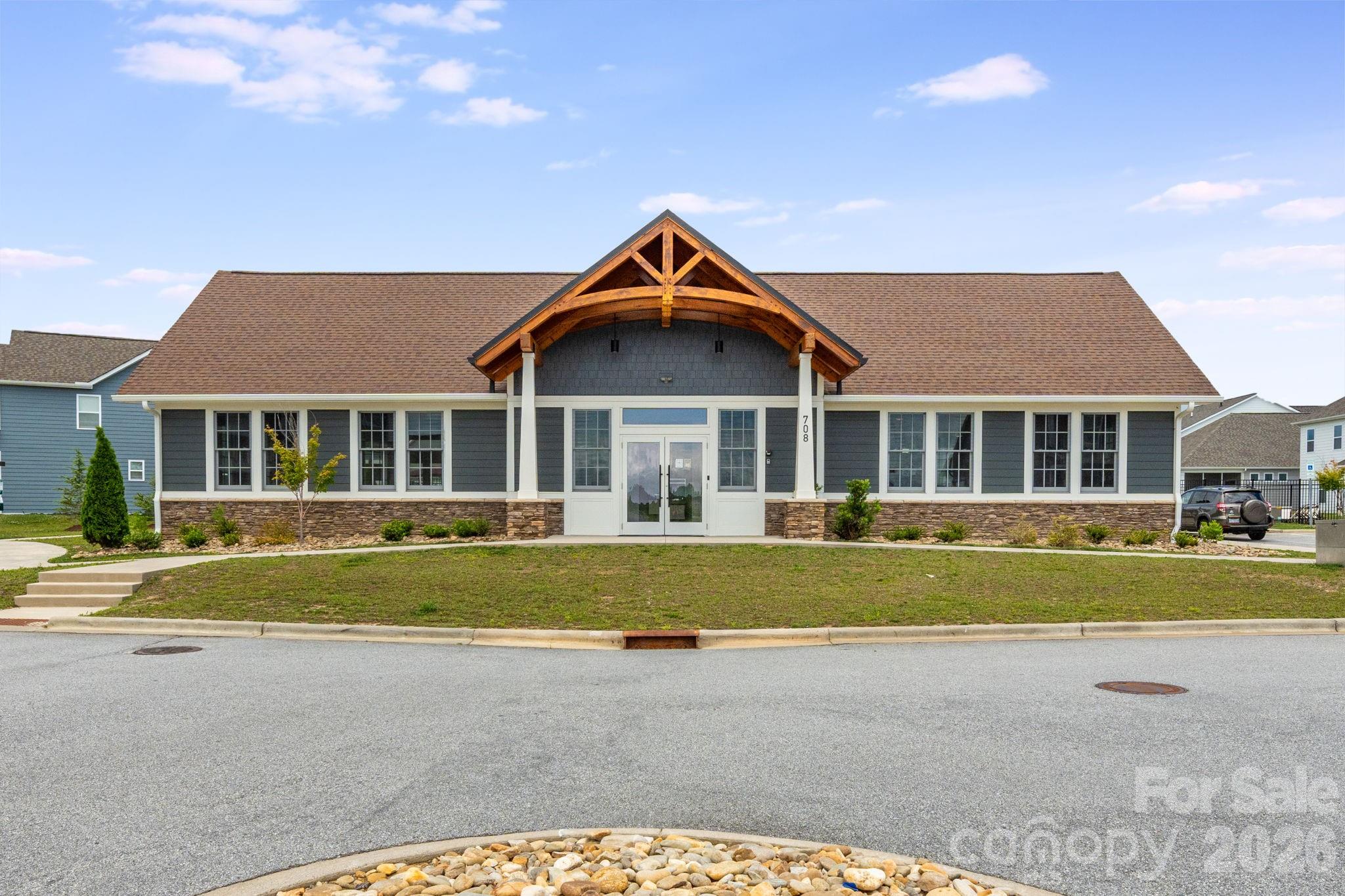 124 Creekview Road — Hendersonville