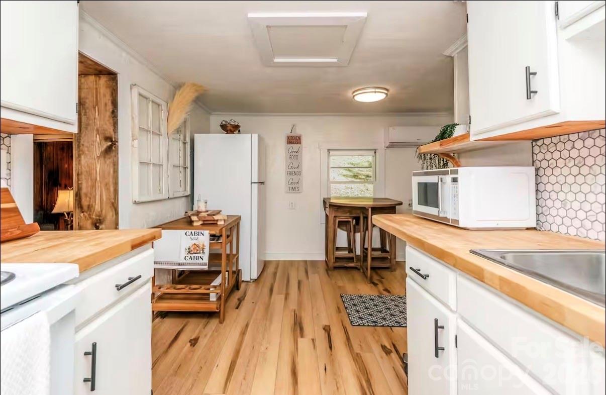 284 Grady Winkler Road — Boone