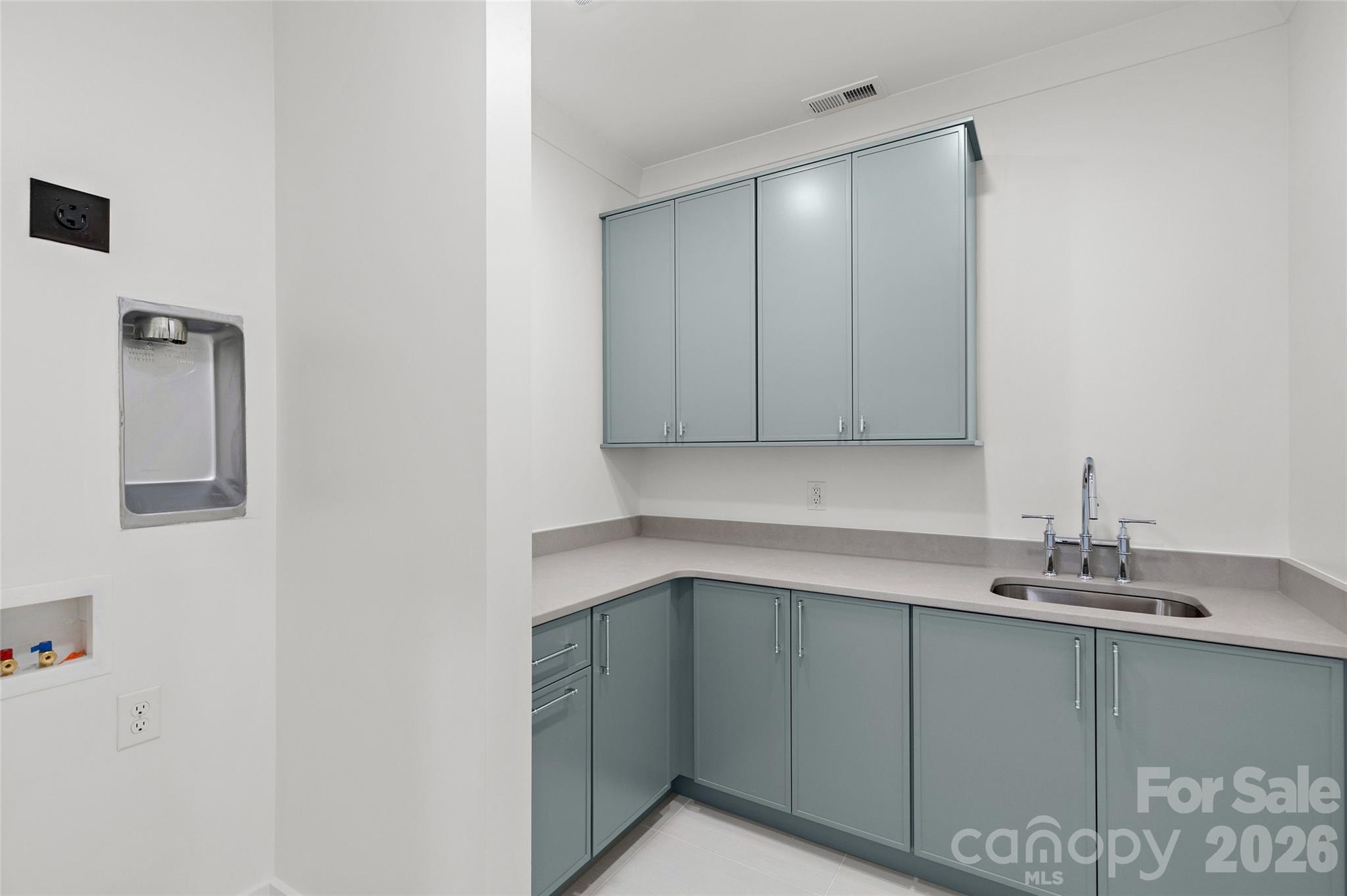 2425 Lola Avenue — Charlotte