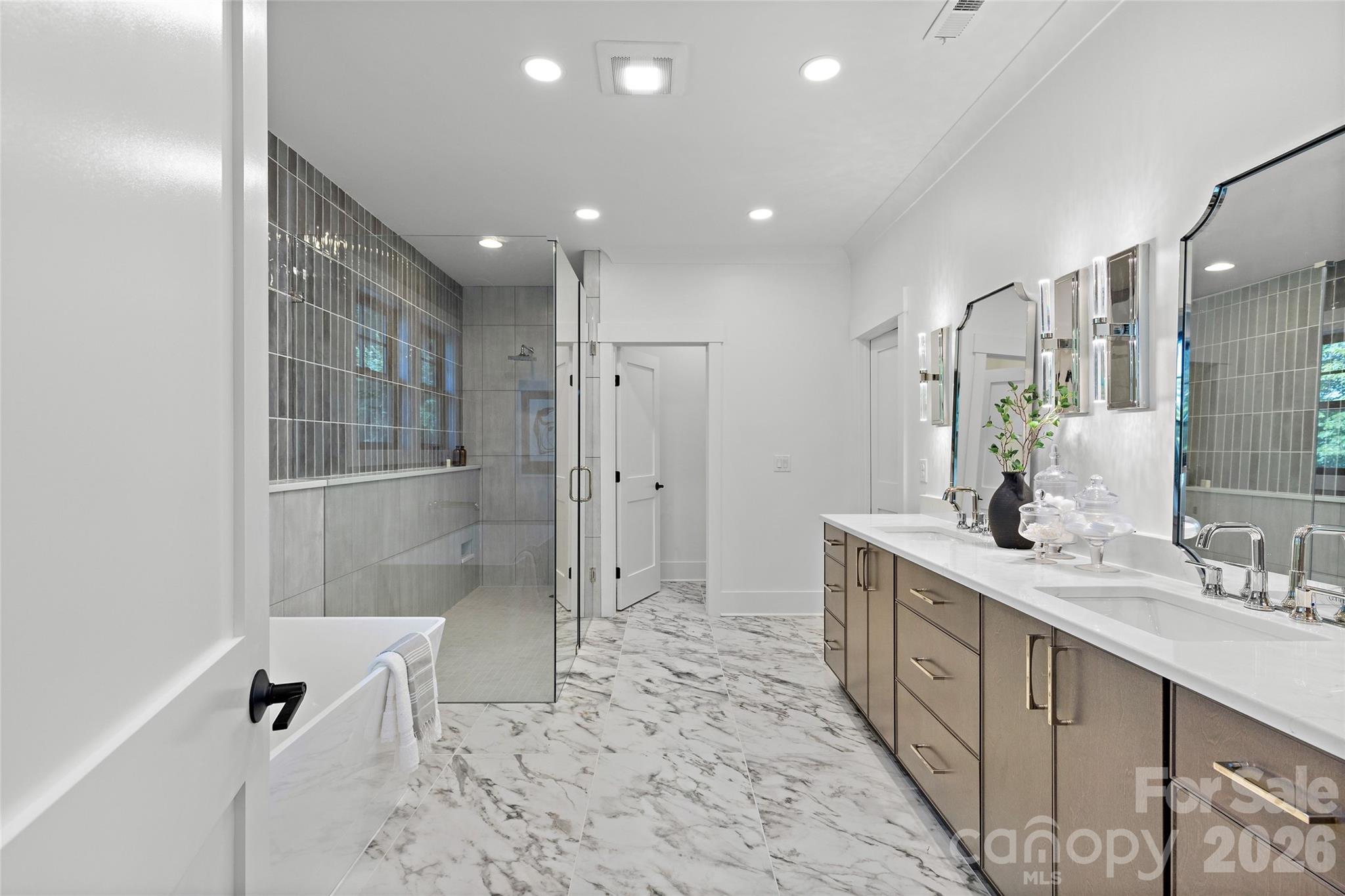 2425 Lola Avenue — Charlotte