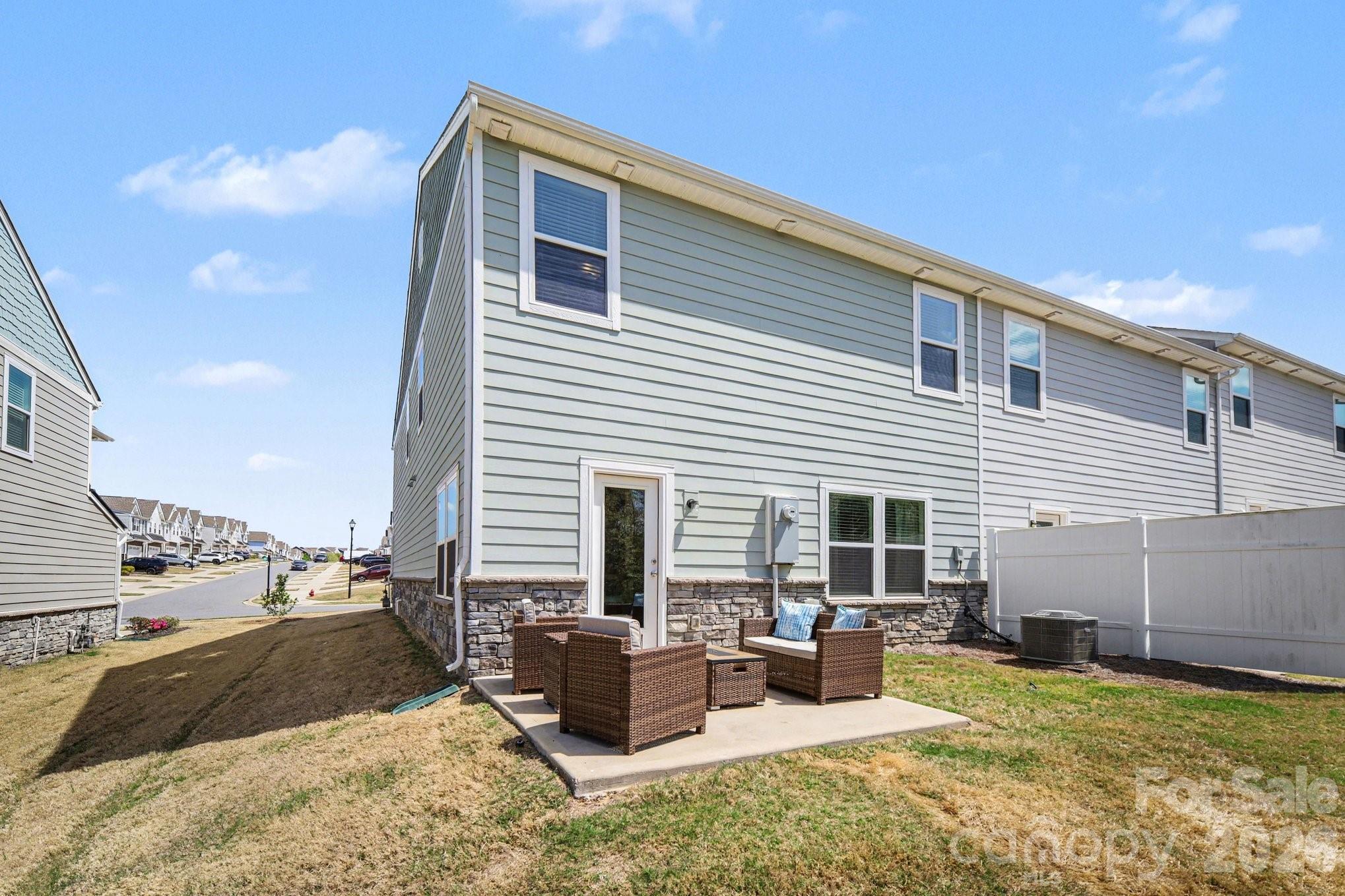 6423 Kinder Lane — Lancaster