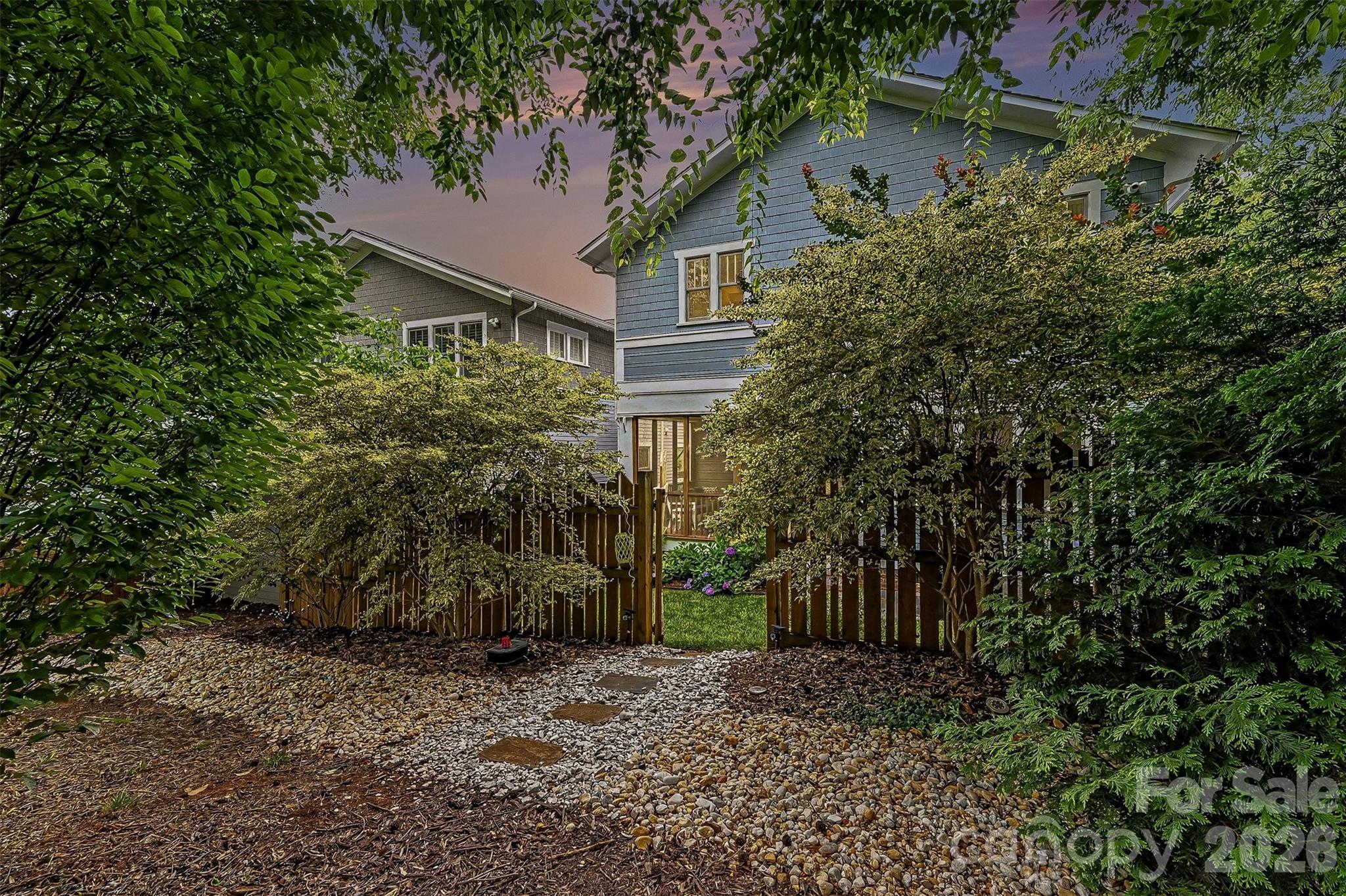 1615 Main Street — Charlotte