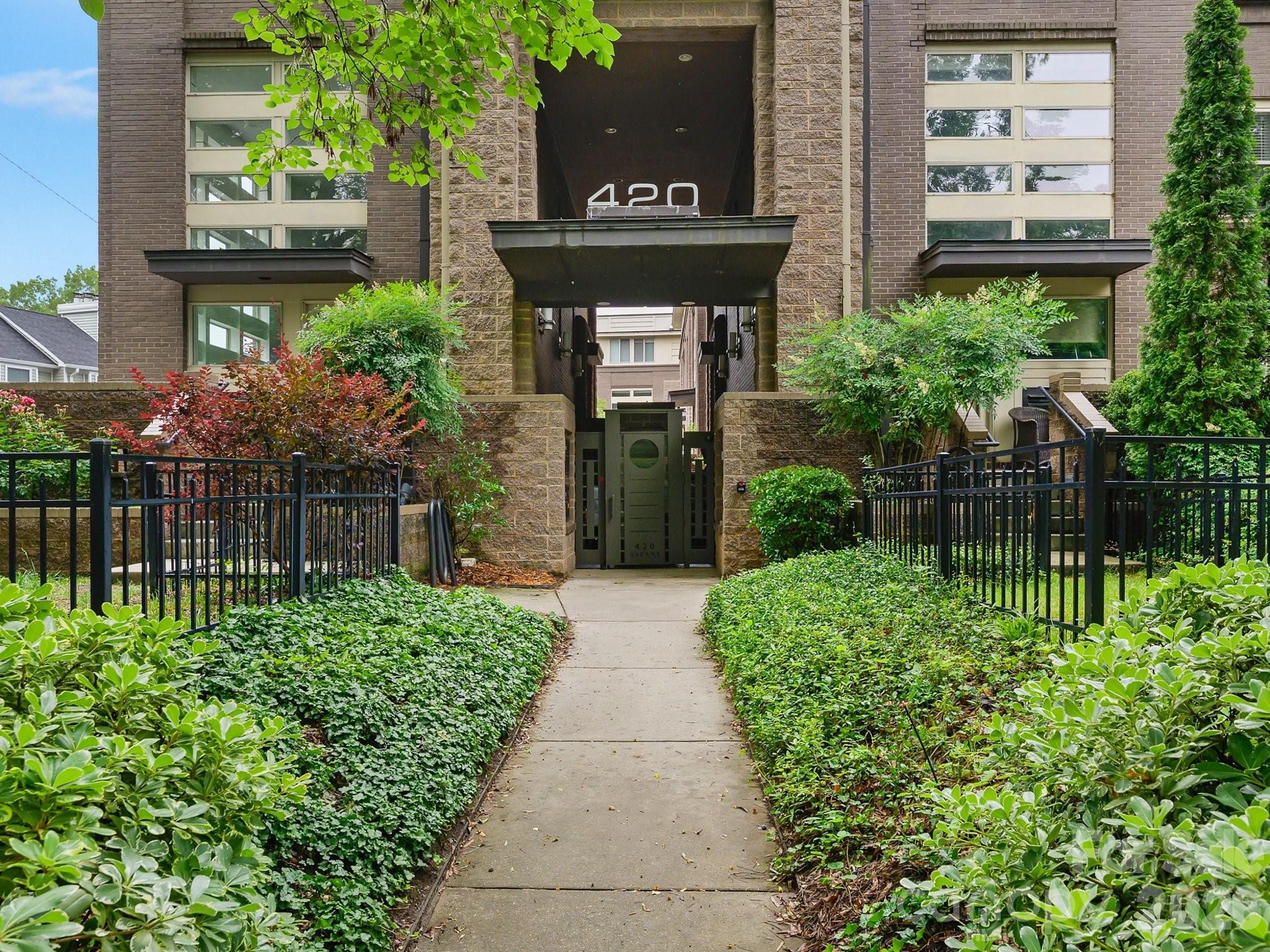 420 Queens Road — Charlotte