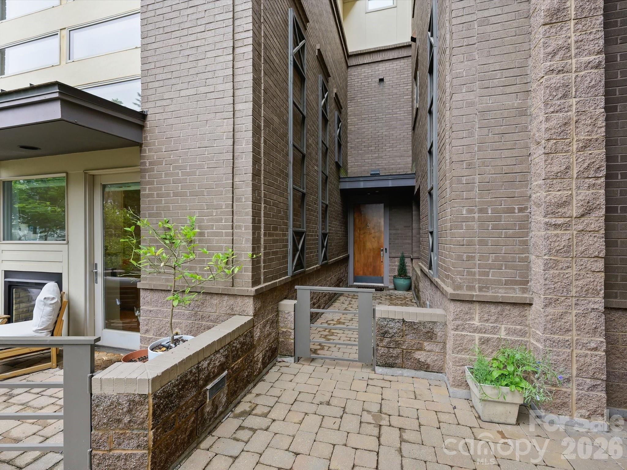 420 Queens Road — Charlotte