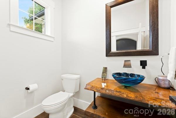 5200 Shoreview Drive — Concord