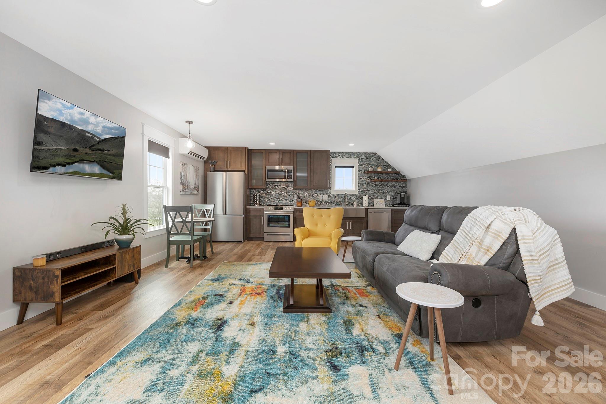5200 Shoreview Drive — Concord