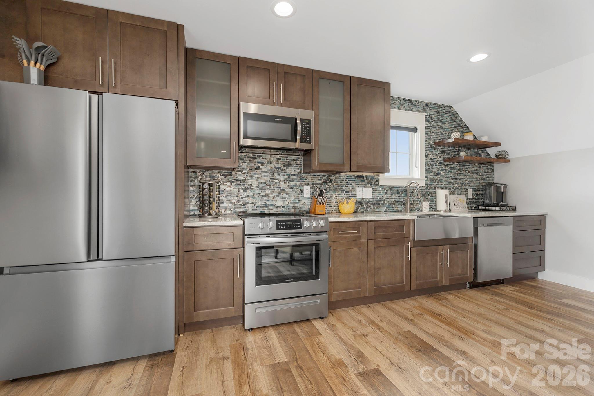5200 Shoreview Drive — Concord
