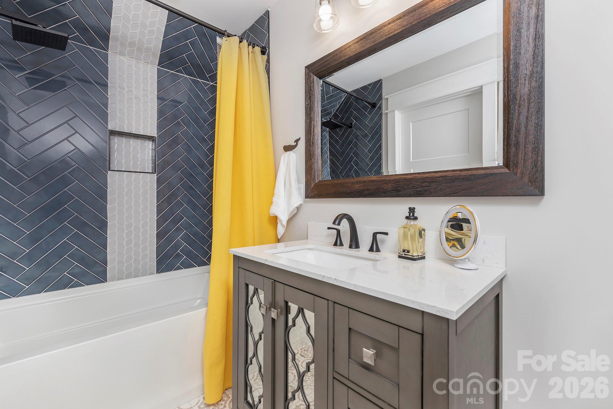 5200 Shoreview Drive — Concord