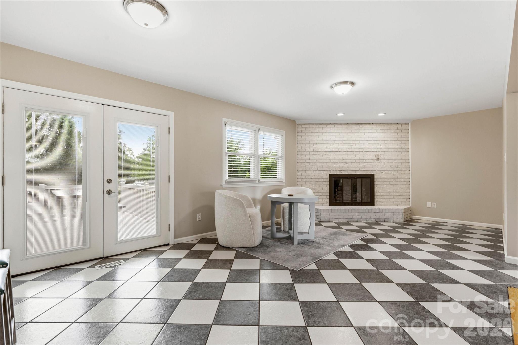 226 28th Avenue Place NE — Hickory