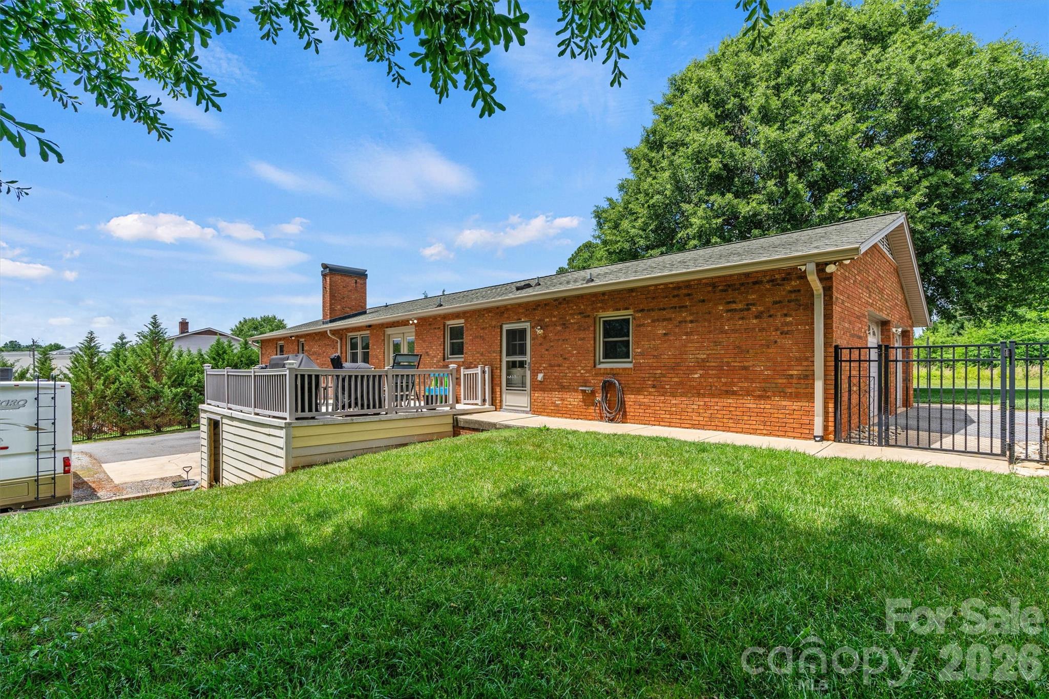 226 28th Avenue Place NE — Hickory