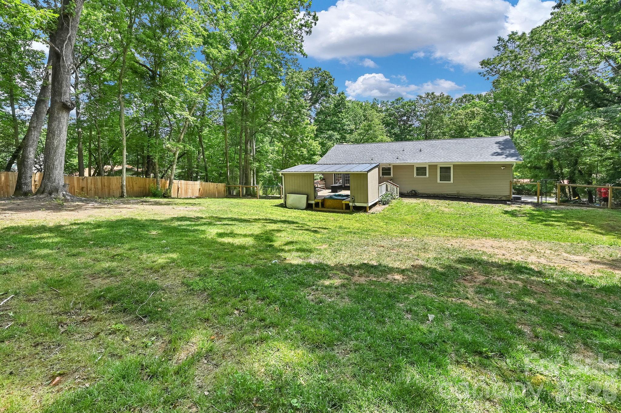 11 Greenwood Acres Drive — Mills River