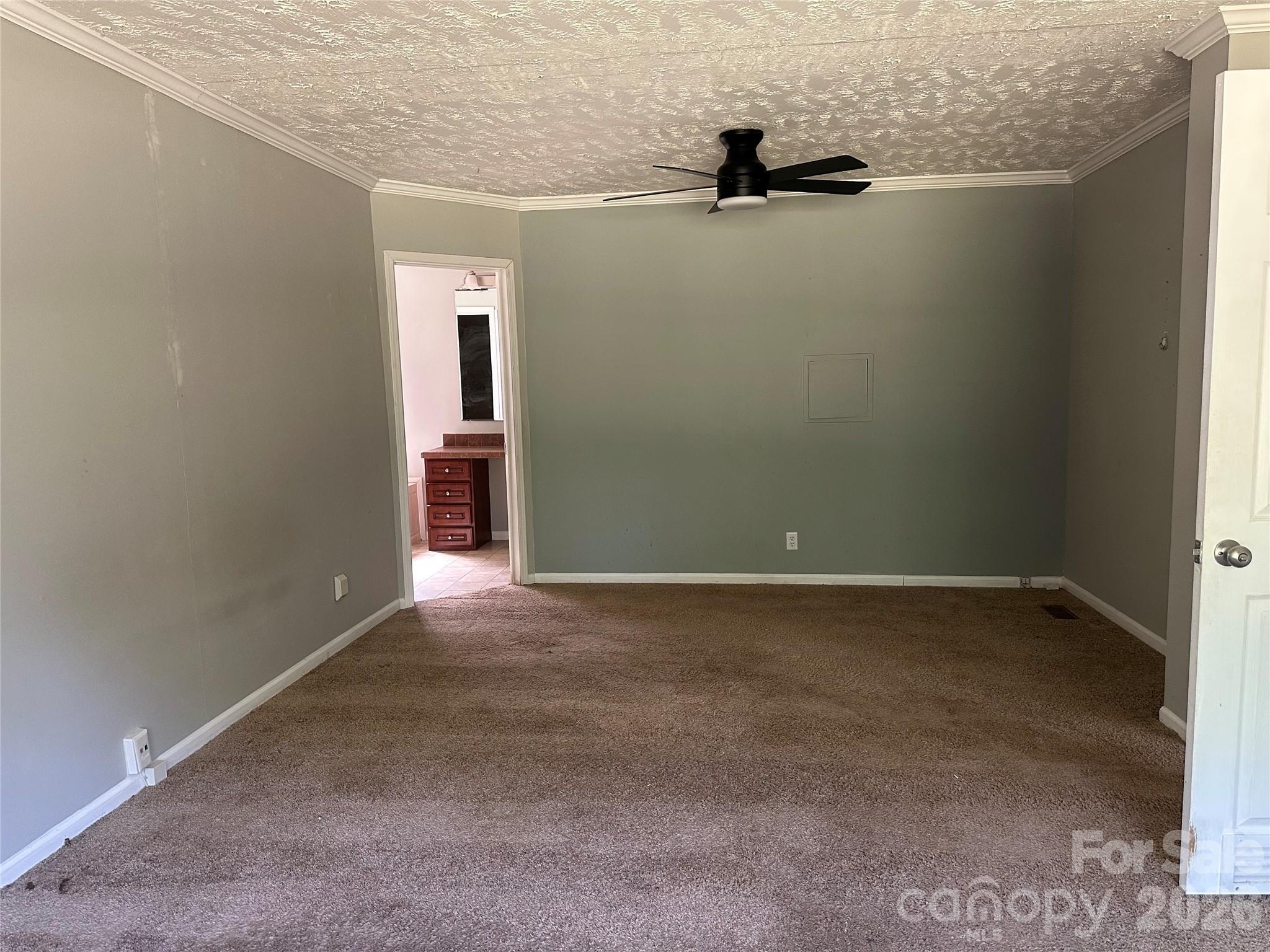 2410 Annwood Court — Newton