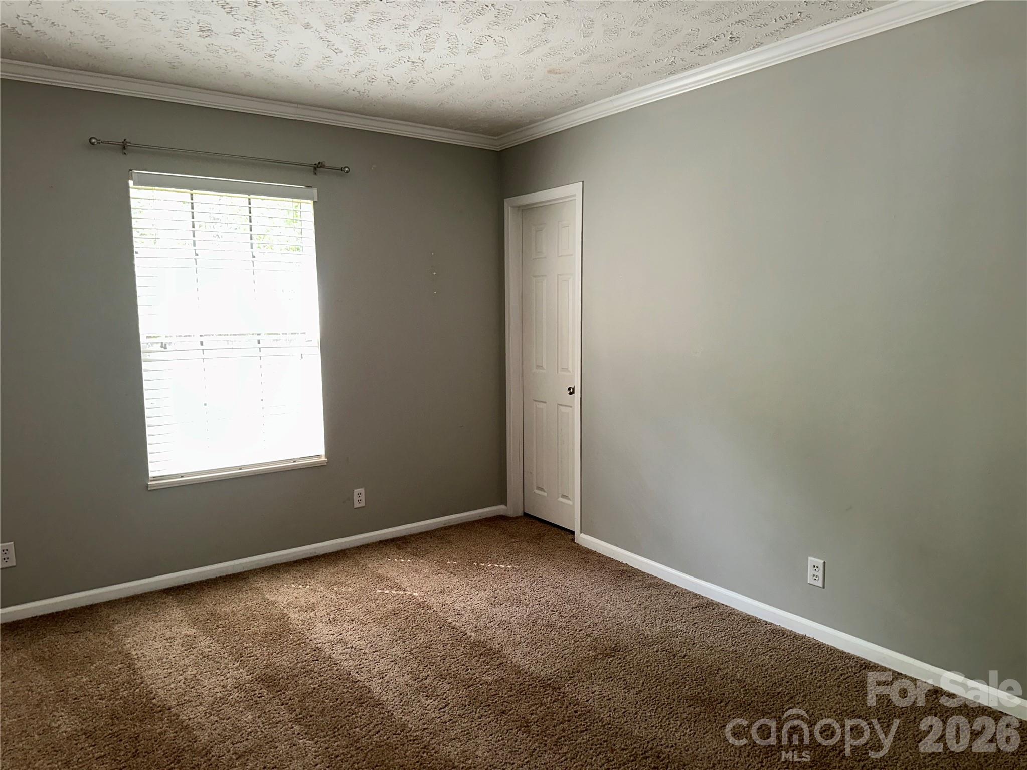 2410 Annwood Court — Newton